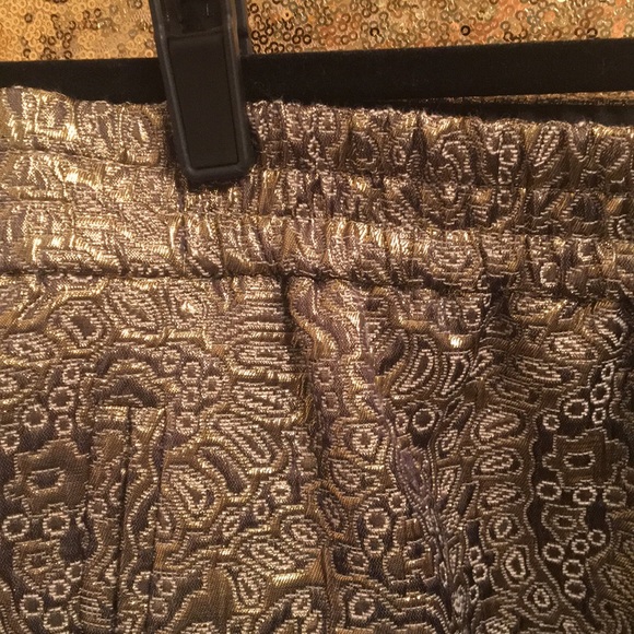 LOFT Gold Metallic Elastic Waist Skirt size M - Picture 7 of 7